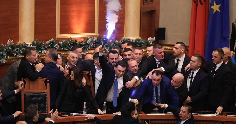 Nga Banka e Shqipërisë tek Parlamenti Evropian! Punësimet dhe të ardhurat e familjarëve të deputetëve të opozitës Nga Banka e Shqipërisë tek Parlamenti Evropian! Punësimet dhe të ardhurat e familjarëve të deputetëve të opozitës