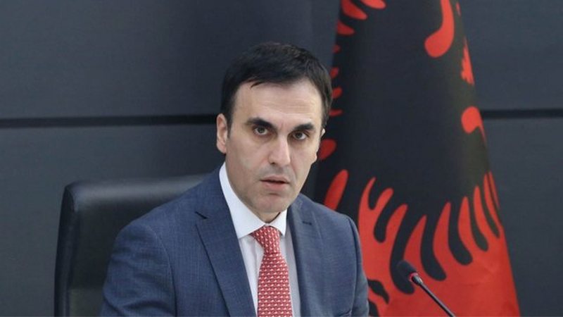 Debati për pagat e magjistratëve: Prokurori i Përgjithshëm pa mandat, Olsian Çela thërret mbledhje urgjente! Zbardhen detajet