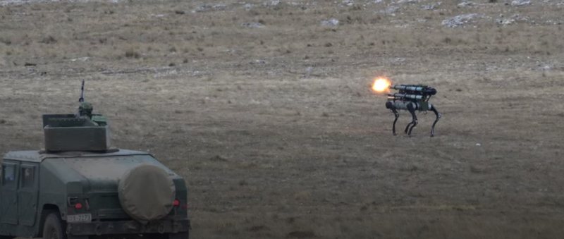 Serbia shfaq robotë të armatosur disa ditë pas hapjes së fabrikës kineze Serbia shfaq robotë të armatosur disa ditë pas hapjes së fabrikës kineze