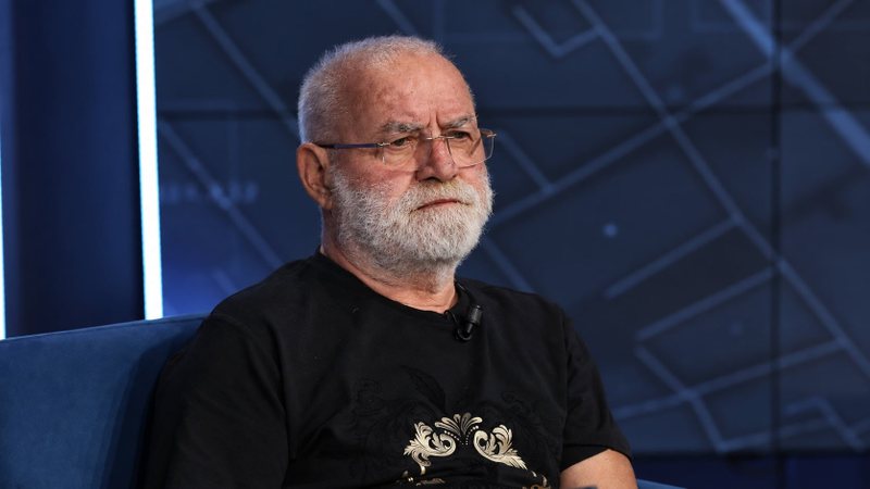 “Humori, Parlamenti apo qeveria: Kush të bën të qeshësh më shumë?” “Humori, Parlamenti apo qeveria: Kush të bën të qeshësh më shumë?”