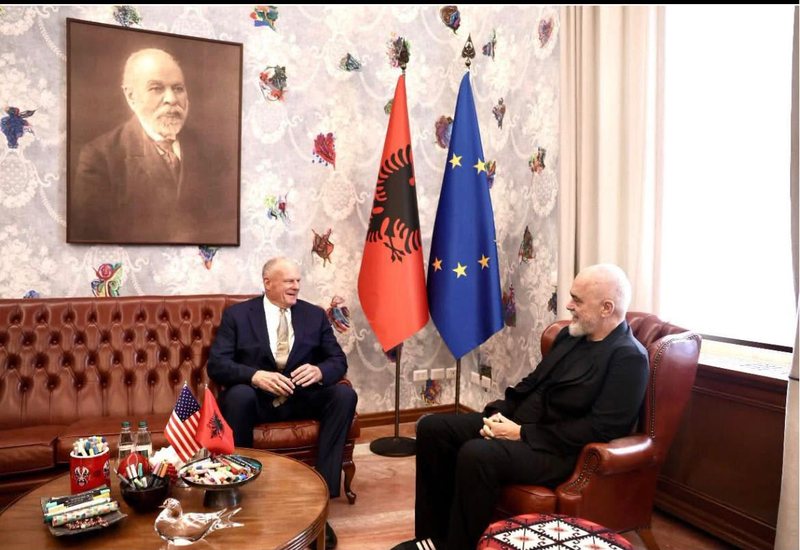 Nisi misionin në Shqipëri, ambasadori i ri amerikan takon kryeministrin Rama Nisi misionin në Shqipëri, ambasadori i ri amerikan takon kryeministrin Rama