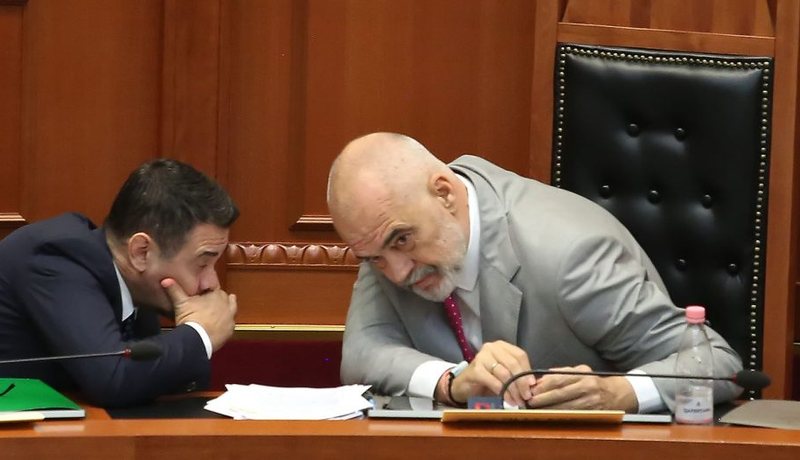 Ahmetaj: Çuarja ime në burg do të çonte në eliminimin tim fizik! Përndjekje gjenocidale ndaj fëmijëve të mi Ahmetaj: Çuarja ime në burg do të çonte në eliminimin tim fizik! Përndjekje gjenocidale ndaj fëmijëve të mi