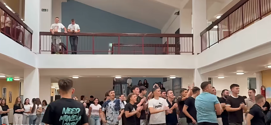 VIDEO/ Te “Qemal Stafa” kërkohet dorëheqja e Ramës! Balla: Kukullat e bufit Sali përdorën një video nga shkolla në Tuz të Malit të Zi për të mashtruar opinionin VIDEO/ Te “Qemal Stafa” kërkohet dorëheqja e Ramës! Balla: Kukullat e bufit Sali përdorën një video nga shkolla në Tuz të Malit të Zi për të mashtruar opinionin