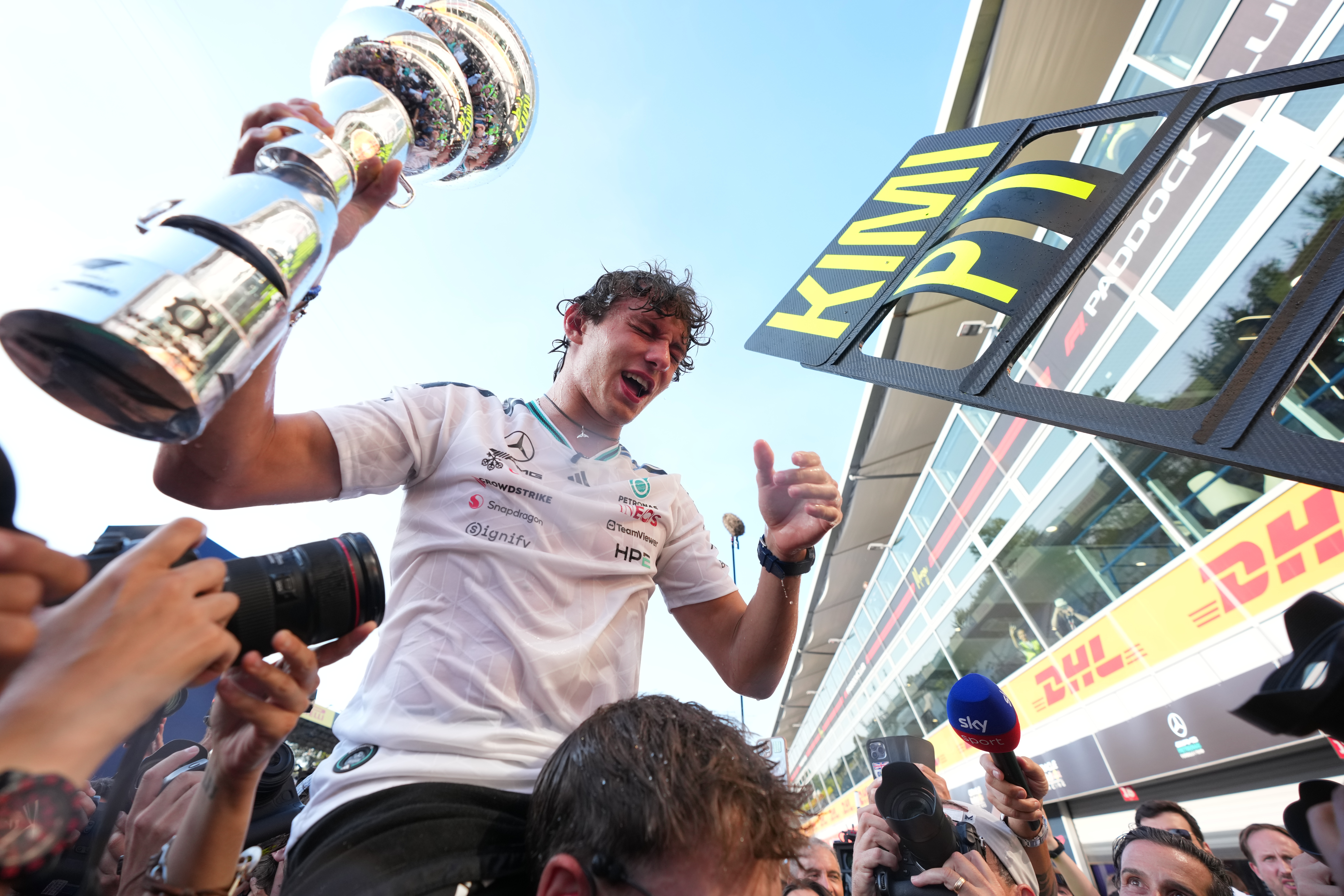 Antonelli legjendë, 23 parakalime për fitoren historike në Itali! Shkëputet për kreun e Formula 1 Antonelli legjendë, 23 parakalime për fitoren historike në Itali! Shkëputet për kreun e Formula 1