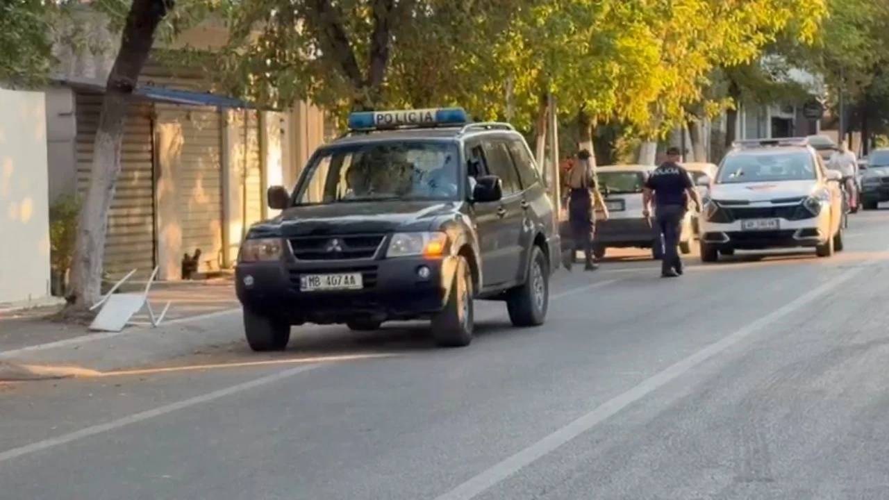 Krismat zgjojnë Shkodrën! Konflikt me armë zjarri dhe thika mes tre personave: Humb jetën 24-vjeçari, plagosen dy të tjerët Krismat zgjojnë Shkodrën! Konflikt me armë zjarri dhe thika mes tre personave: Humb jetën 24-vjeçari, plagosen dy të tjerët