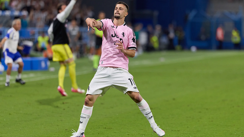 Zhegrova shënon dy gola, por… Juve mposhtet nga Sassuolo Zhegrova shënon dy gola, por… Juve mposhtet nga Sassuolo