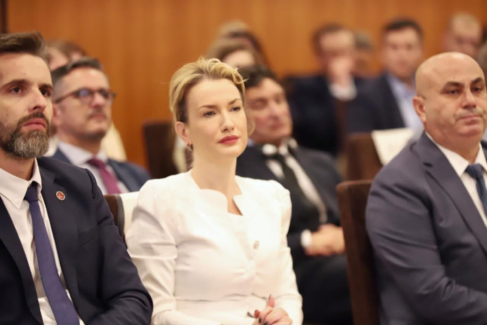 Kush është Drejtoresha e Burgjeve Bodo me mision për t’i treguar “muskujt” e qeverisë Veliajt?!