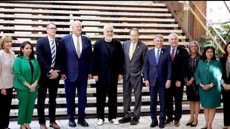 Takim ndryshe me delegacionin e Kongresit amerikan, Rama publikon fotot me ambasadorin Wendt dhe përfaqësuesit e tjerë Takim ndryshe me delegacionin e Kongresit amerikan, Rama publikon fotot me ambasadorin Wendt dhe përfaqësuesit e tjerë