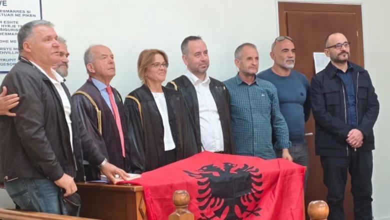 Skandal i palaçove të drejtësisë ! Një gjykatësi administrativ i Lushnje pezullon punimet për ndërtimin e Muzeut Hebraik në Vlorë pas padisë së Sazan Gurit me shokë?! Po përse në Lushnje? Skandal i palaçove të drejtësisë ! Një gjykatësi administrativ i Lushnje pezullon punimet për ndërtimin e Muzeut Hebraik në Vlorë pas padisë së Sazan Gurit me shokë?! Po përse në Lushnje?