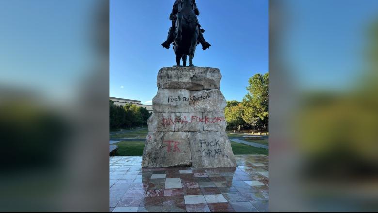 Blogeri italian: Çfarë lidhje ka shkatërrimi i Tiranës me dhunën dhe ndryshimin e Shqipërisë? Pse vandalizohet monumenti i Skënderbeut? Blogeri italian: Çfarë lidhje ka shkatërrimi i Tiranës me dhunën dhe ndryshimin e Shqipërisë? Pse vandalizohet monumenti i Skënderbeut?