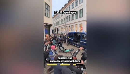 VIDEO/ Protestat e dhunshme! Njerëz të shtrirë në tokë dhe goditje me shkopinj gome: Si e përdor forcën policia në Danimarkë për shpërndarjen e demonstruesve? Pastorët “në krye” të aksionit VIDEO/ Protestat e dhunshme! Njerëz të shtrirë në tokë dhe goditje me shkopinj gome: Si e përdor forcën policia në Danimarkë për shpërndarjen e demonstruesve? Pastorët “në krye” të aksionit