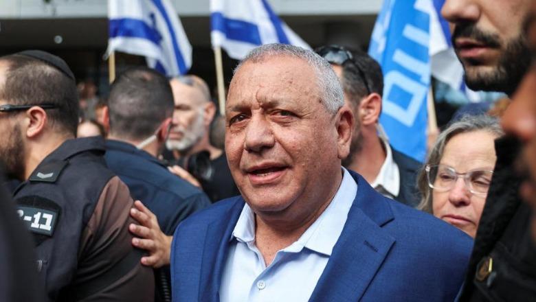 Zgjedhjet në Izrael/ Gadi Eisenkot, rivali kryesor i Netanyahut zotohet para varrit të të birit: Do ta bashkojmë vendin dhe do t’i fitojmë luftërat Zgjedhjet në Izrael/ Gadi Eisenkot, rivali kryesor i Netanyahut zotohet para varrit të të birit: Do ta bashkojmë vendin dhe do t’i fitojmë luftërat