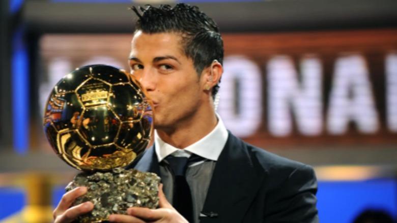 Çmimi i parë në historinë e futbollit! “BOAT”, Ballon d’Or of All Time i njëjtë si “Topi i Artë” fitohet nga Cristiano Ronaldo, lë pas Messi-n: Faleminderit tifozëve Çmimi i parë në historinë e futbollit! “BOAT”, Ballon d’Or of All Time i njëjtë si “Topi i Artë” fitohet nga Cristiano Ronaldo, lë pas Messi-n: Faleminderit tifozëve