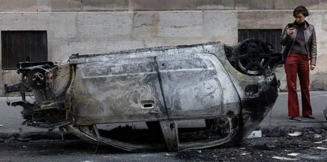 Katya Adler, BBC: Franca e ndarë për fajtorët dhe mësimet nga trazirat e fundjavës! Pse ngjajnë si dy pika ujë turmat, dhuna, vjedhjet dhe shkatërrimet me Shqipërinë por… ndryshon qëllimi?! Katya Adler, BBC: Franca e ndarë për fajtorët dhe mësimet nga trazirat e fundjavës! Pse ngjajnë si dy pika ujë turmat, dhuna, vjedhjet dhe shkatërrimet me Shqipërinë por… ndryshon qëllimi?!