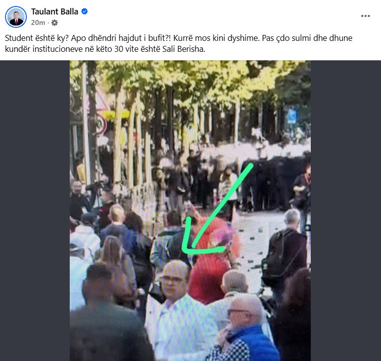 Dhëndri hajdut i bufit që ka vjedhur miliona në protestë si student flamingo kur duhet të jetë në burg! S’ka studentë me maska, pas sulmit qëndron Berisha! Dhëndri hajdut i bufit që ka vjedhur miliona në protestë si student flamingo kur duhet të jetë në burg! S’ka studentë me maska, pas sulmit qëndron Berisha!