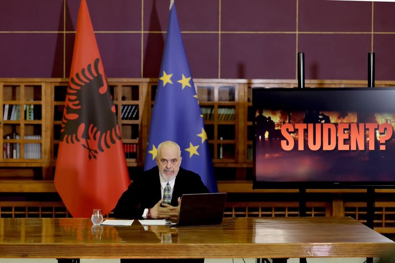 VIDEO/ Rama nxjerr emrat dhe fotot: Këta janë “studentët” në protestë! Ja veprat penale që ata kanë kryer VIDEO/ Rama nxjerr emrat dhe fotot: Këta janë “studentët” në protestë! Ja veprat penale që ata kanë kryer
