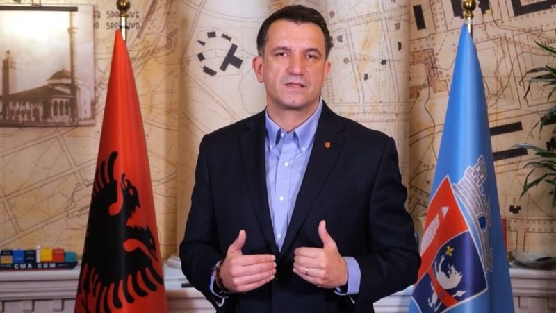 Media britanike The Telegraph: Kryebashkiaku i Tiranës e drejton qytetin nga paraburgimi me video të realizuara me IA Media britanike The Telegraph: Kryebashkiaku i Tiranës e drejton qytetin nga paraburgimi me video të realizuara me IA