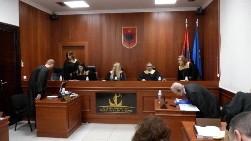 “Vetting-u” rikthehet në Kushtetuese… ka marrë të drejtat e KPA-së: Nëntë ish-magjistratë të shkarkuar kërkojnë rikthimin në sistem “Vetting-u” rikthehet në Kushtetuese… ka marrë të drejtat e KPA-së: Nëntë ish-magjistratë të shkarkuar kërkojnë rikthimin në sistem