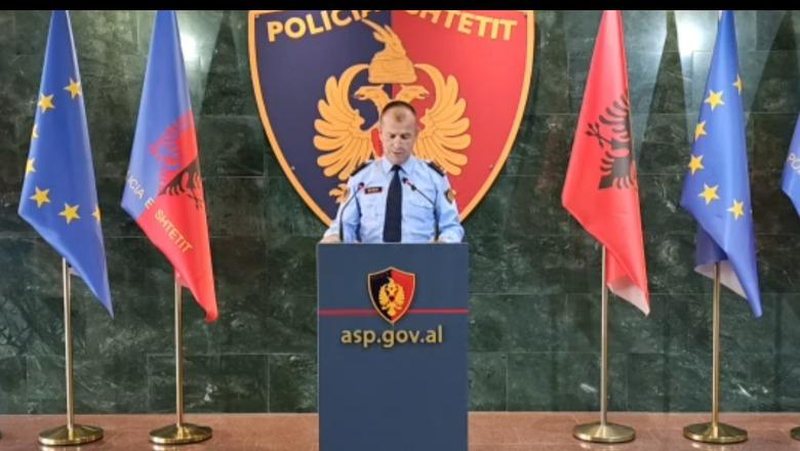 Policia shpjegon pse doli RENEA në bulevard: Sekuestruam karikator me fishekë luftarakë , kanabis, bomba molotov dhe zare e saçme për të goditur policinë Policia shpjegon pse doli RENEA në bulevard: Sekuestruam karikator me fishekë luftarakë , kanabis, bomba molotov dhe zare e saçme për të goditur policinë