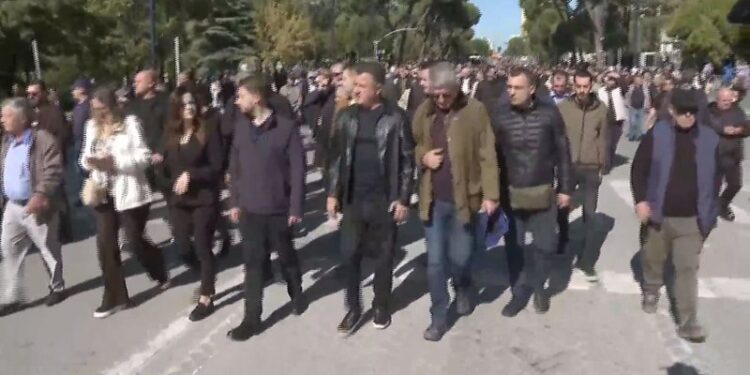 Muli analizon betejën e përbashkët mes Antifës dhe Antikës së PD-së Muli analizon betejën e përbashkët mes Antifës dhe Antikës së PD-së