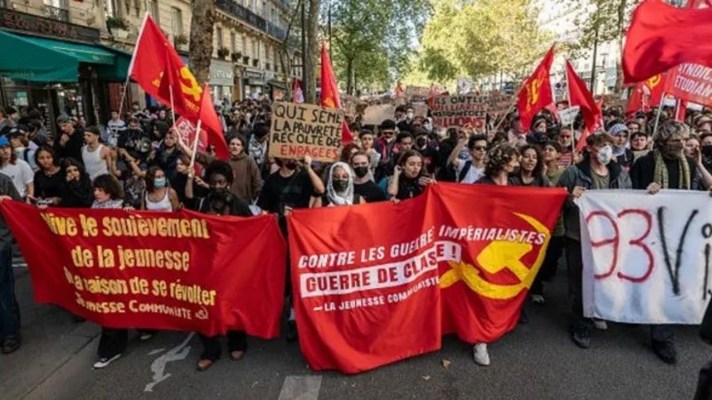 Vazhdojnë protestat në Francë! Analiza e “Fox News”: Pas tyre fshihet një aleancë mes komunistëve dhe grupeve islamiste, sindikatash dhe organizatash që propagandon trazirat Vazhdojnë protestat në Francë! Analiza e “Fox News”: Pas tyre fshihet një aleancë mes komunistëve dhe grupeve islamiste, sindikatash dhe organizatash që propagandon trazirat
