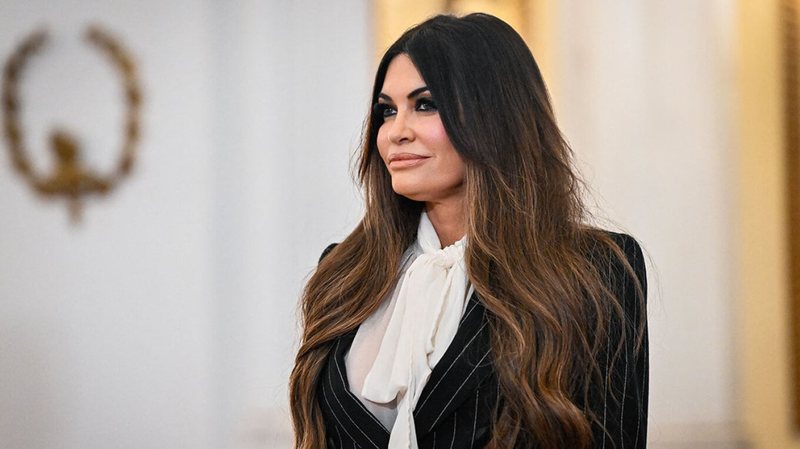 Akuzat për sjellje jodiplomatike, Trump dhe Rubio shqyrtojnë shkarkimin e Kimberly Guilfoyle nga posti i ambasadores në Greqi Akuzat për sjellje jodiplomatike, Trump dhe Rubio shqyrtojnë shkarkimin e Kimberly Guilfoyle nga posti i ambasadores në Greqi