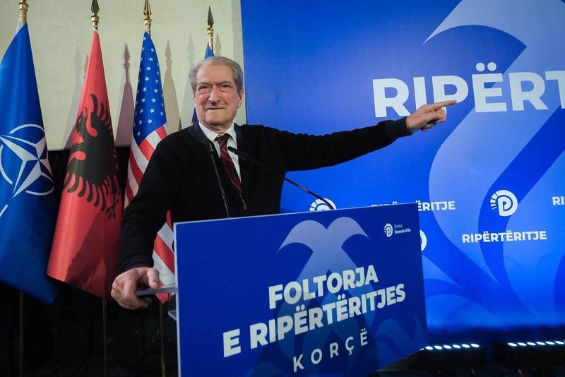 Berisha publikon pamjet nga Korça! Qytetarët e “masakrojnë” në rrjetet sociale: Je i mbaruar as ambasadori amerikan nuk të ftoi në pritje! Erdhe në Korçë për tu justifikuar Berisha publikon pamjet nga Korça! Qytetarët e “masakrojnë” në rrjetet sociale: Je i mbaruar as ambasadori amerikan nuk të ftoi në pritje! Erdhe në Korçë për tu justifikuar