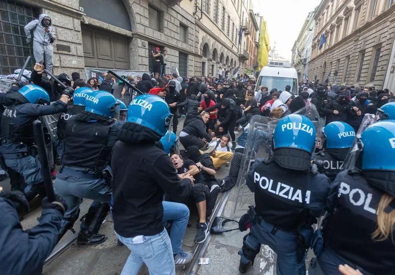 Trazirat në Itali! Hetim rrjeteve sociale: Mobilizim për tubime dhe thirrje për dhunë në protesta