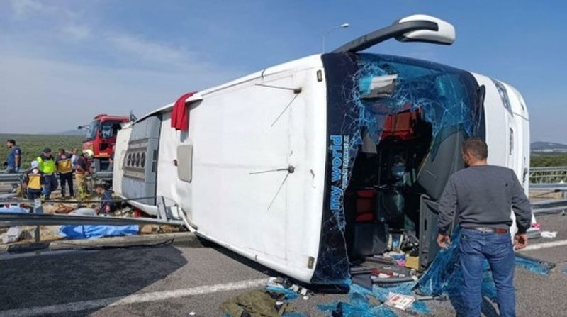 Tragjedi në Turqi, 11 të vdekur dhe 27 të plagosur nga përplasja e një autobusi Tragjedi në Turqi, 11 të vdekur dhe 27 të plagosur nga përplasja e një autobusi