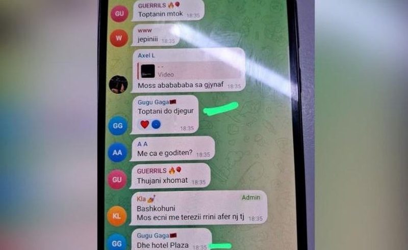 “Digjni dy bizneset e mëdhaja në mes të Tiranës”! Dalin SMS-të që udhëzojnë protestuesit për të sulmuar Qëndrën tregtare Toptani dhe Hotel “Plaza” “Digjni dy bizneset e mëdhaja në mes të Tiranës”! Dalin SMS-të që udhëzojnë protestuesit për të sulmuar Qëndrën tregtare Toptani dhe Hotel “Plaza”