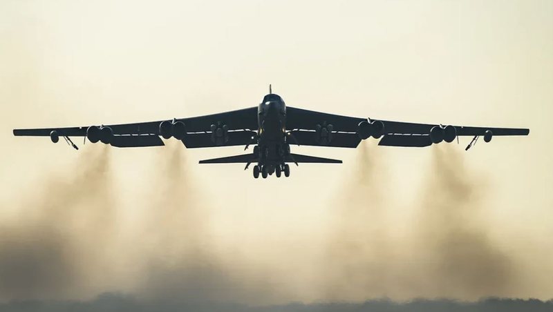 SHBA tërheq të gjithë bombarduesit nga baza RAF Fairford në Britaninë e Madhe SHBA tërheq të gjithë bombarduesit nga baza RAF Fairford në Britaninë e Madhe