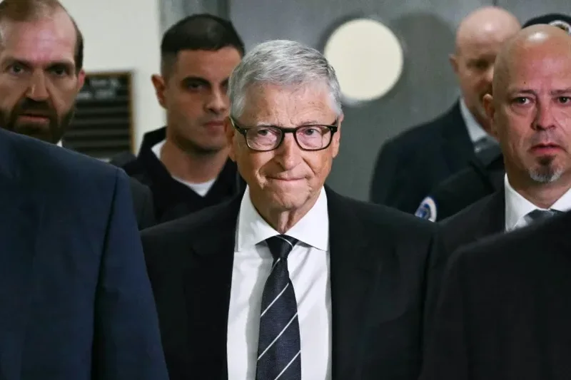 Bill Gates paralajmëron: Sulmet kibernetike nga IA, rreziku më i madh për njerëzimin Bill Gates paralajmëron: Sulmet kibernetike nga IA, rreziku më i madh për njerëzimin