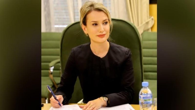 Pasi firmosi transferimin e Veliajt në burgun e Fierit, drejtoresha e dorëhequr por e pa larguar e Burgjeve si kryetare shteti: I’a delegon detyrat e saj për tri ditë zëvendësit Pasi firmosi transferimin e Veliajt në burgun e Fierit, drejtoresha e dorëhequr por e pa larguar e Burgjeve si kryetare shteti: I’a delegon detyrat e saj për tri ditë zëvendësit