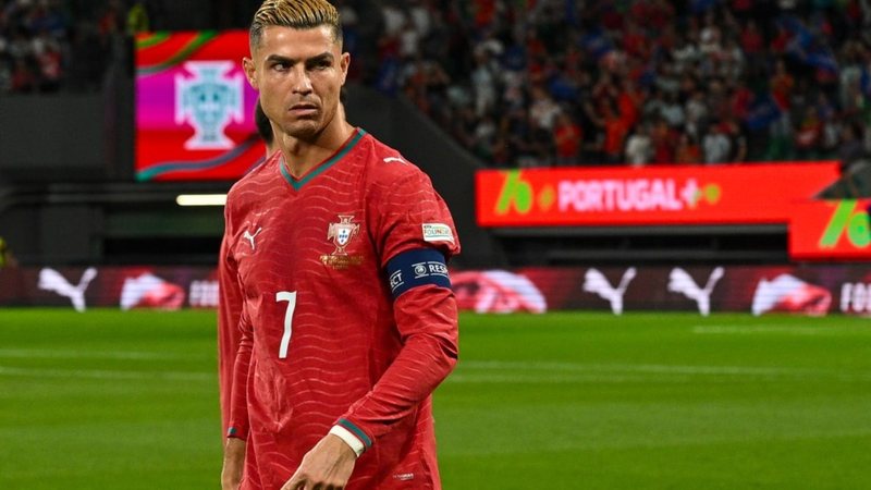 Portugalia nuk e fal Ronaldon! Ylli 41-vjeçar pezullohet përkohësisht nga kombëtarja pas përplasjes me trajnerin Portugalia nuk e fal Ronaldon! Ylli 41-vjeçar pezullohet përkohësisht nga kombëtarja pas përplasjes me trajnerin