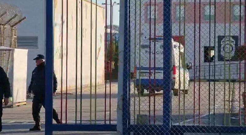 Avokati i Popullit shkon në burgun e Fierit, inspektohet ligjshmëria e transferimit të Erion Veliajt Avokati i Popullit shkon në burgun e Fierit, inspektohet ligjshmëria e transferimit të Erion Veliajt