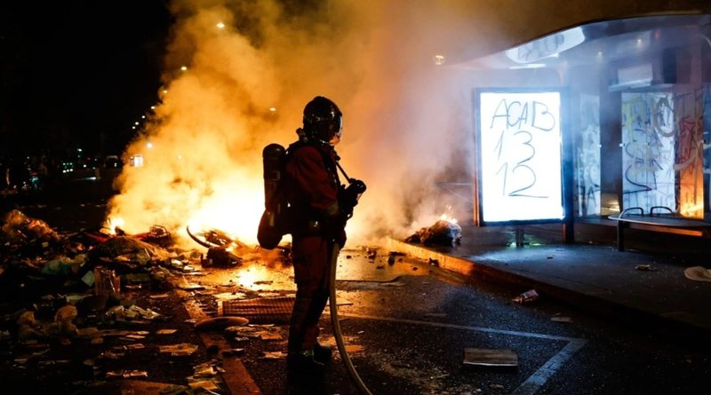 “Vandalët paguajnë”! Macron kërkon gjoba deri në 10 mijë euro edhe për protestuesit që s’i kanë shkaktuar vetë dëmet