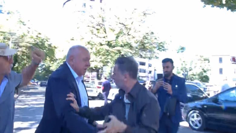 Kur rrezikohet jeta e deputetit policia kriminale hesht… Turp! Goditje për shkak të detyrës ndaj Braçes: Policia e frustruar nga ata që e drejtojnë, asnjë i ndaluar! Kur rrezikohet jeta e deputetit policia kriminale hesht… Turp! Goditje për shkak të detyrës ndaj Braçes: Policia e frustruar nga ata që e drejtojnë, asnjë i ndaluar!
