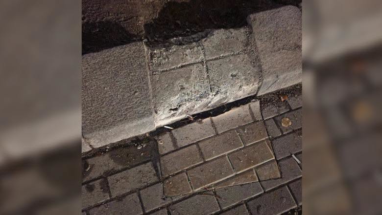 Protestuesit shkatërrojnë pllakatin përkujtimore të 4-tër dëshmorëve të 21 Janarit! Balla: Sali, si nuk paske pas asnjë kod njerëzor? Protestuesit shkatërrojnë pllakatin përkujtimore të 4-tër dëshmorëve të 21 Janarit! Balla: Sali, si nuk paske pas asnjë kod njerëzor?