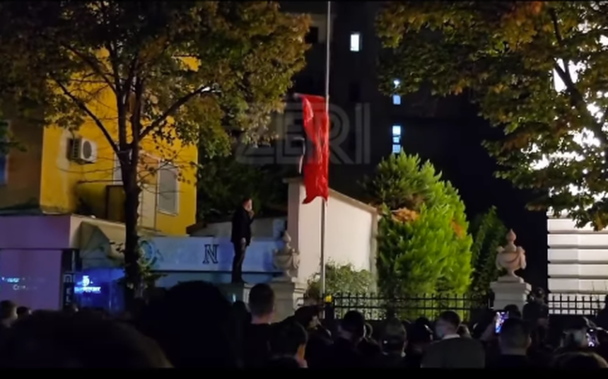 Incidenti në ambasadën e Vatikanit, kërkohet mbrojtja e përfaqësive diplomatike Incidenti në ambasadën e Vatikanit, kërkohet mbrojtja e përfaqësive diplomatike