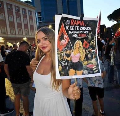Një protestë e destinuar të shuhet nëse nuk ka “kokë” dhe alternativë sepse dëshira në politikë nuk është arsye por utopi! Një protestë e destinuar të shuhet nëse nuk ka “kokë” dhe alternativë sepse dëshira në politikë nuk është arsye por utopi!